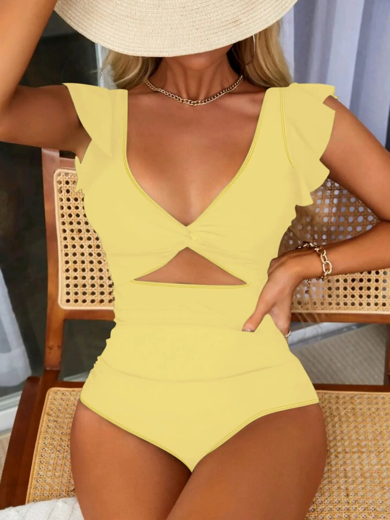 SELUNİA Women'S Plain Cut Out Twist Backless One-Piece Swimsuit, Casual Ruffle Cap Sleeve Deep V Neck Swimwear for Summer, Fashion Women'S Swimsuit for Beach Holiday Vacation, Cutout Swim Suit